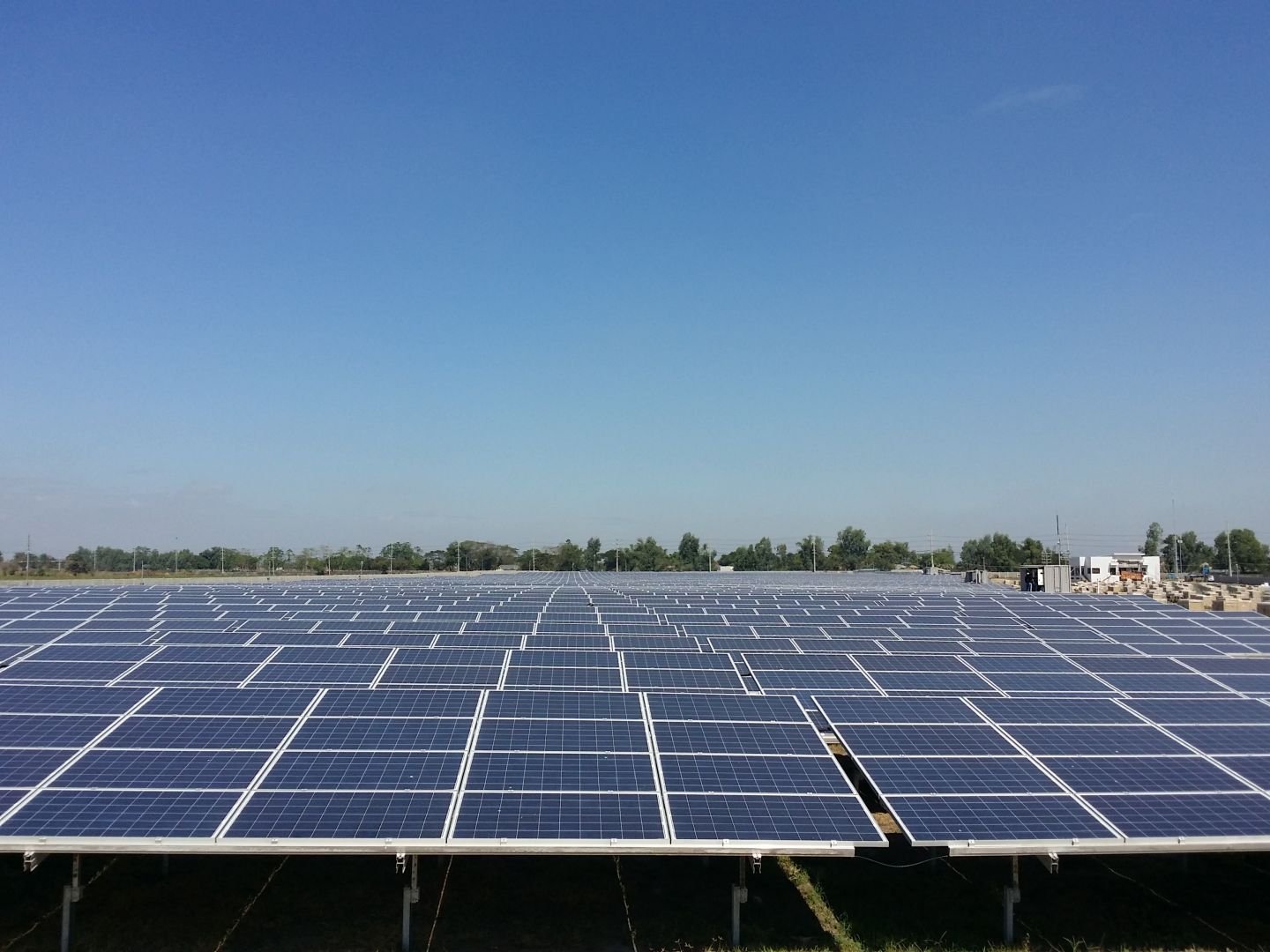 Commercial battery energy storage and solar installation at a peak shaving site